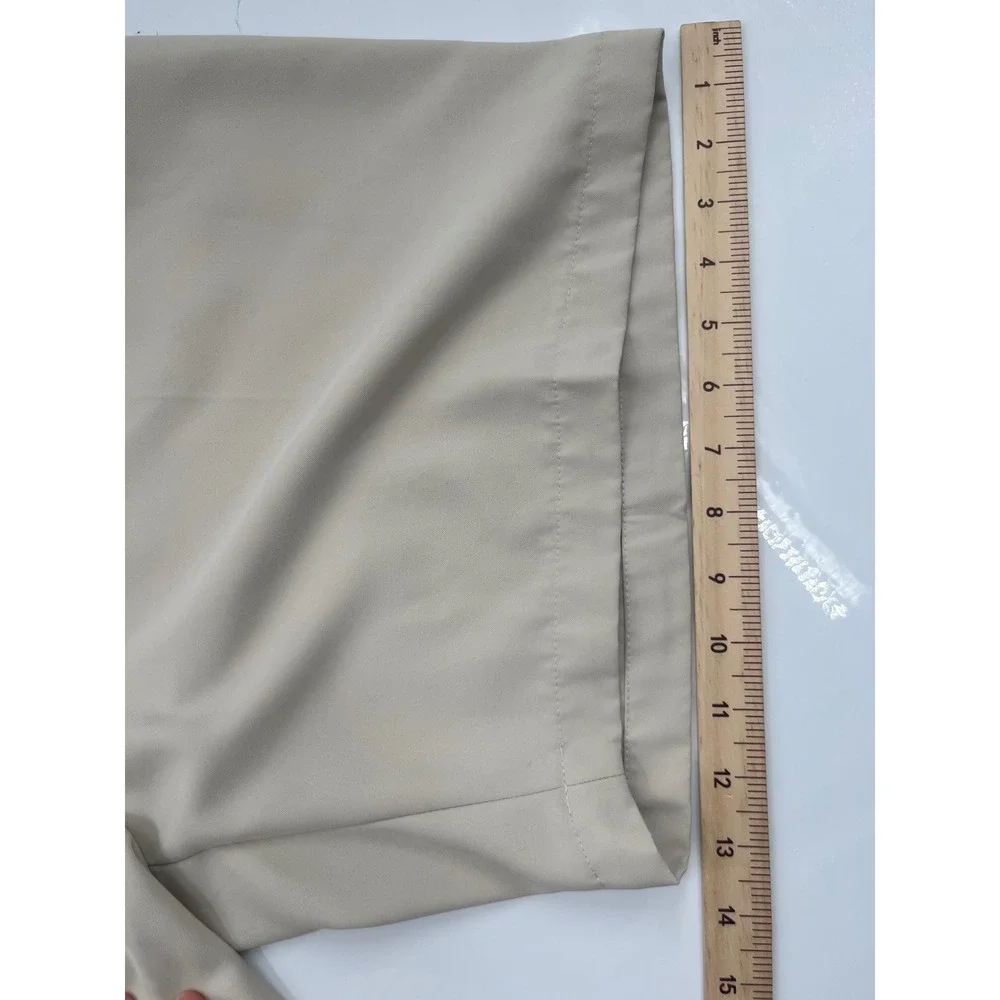 Walter‎ Hagen Mens Golf Shorts Tan Khaki Flat Front W42 Athletic Performance